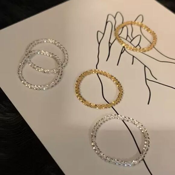 Gold and silver chain ring. Size 6. Super cute roll on chain rings - Picture 1 of 3